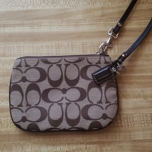 Wristlet